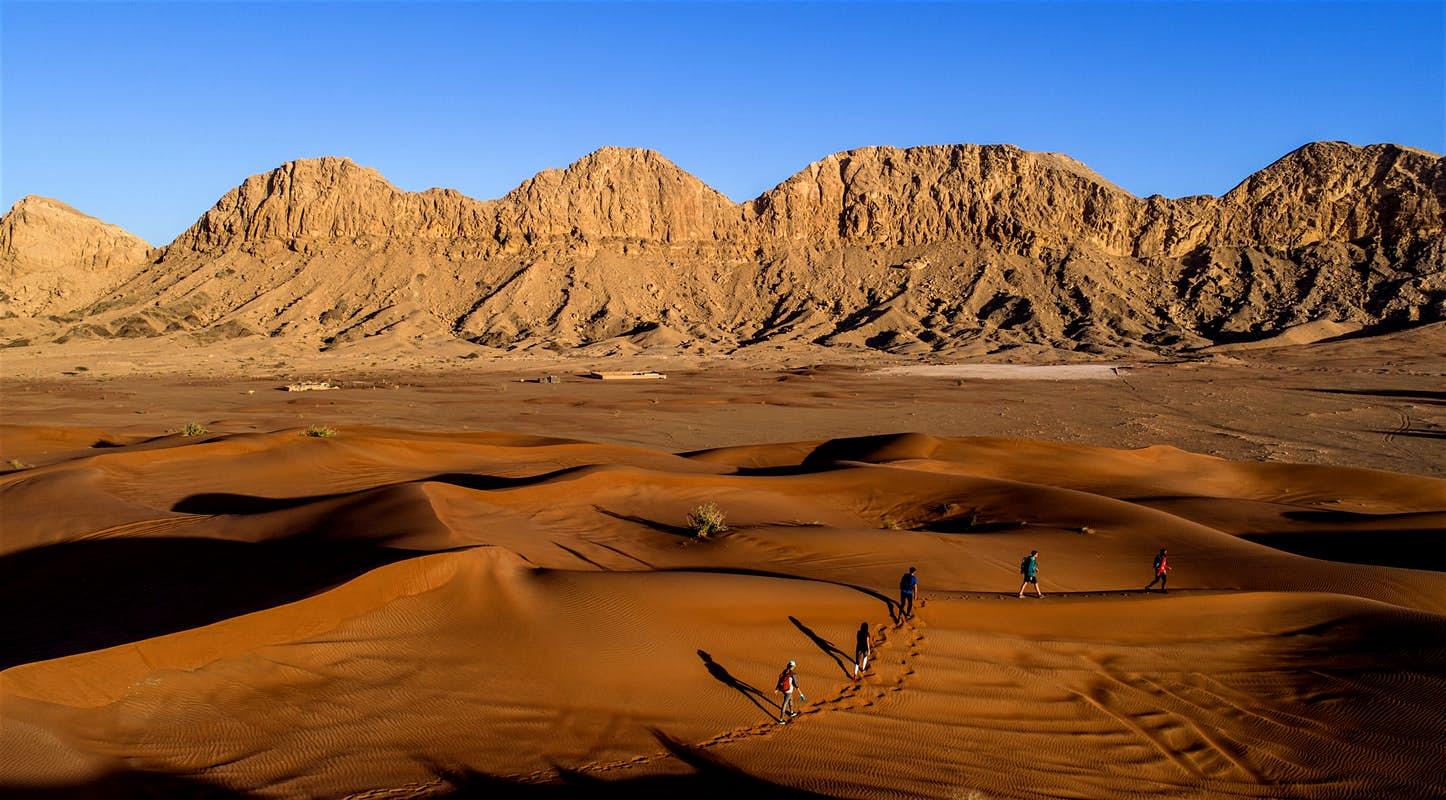 تجارب لا تُنسى: مغامرات صحراوية تحتاج إلى الإثارة