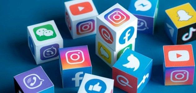 توظيف وسائل التواصل الاجتماعي لبناء مجتمع عملاء فعال