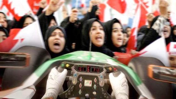 كيف تستضيف ليلة مسابقة عكسية، بضحك وحماس!