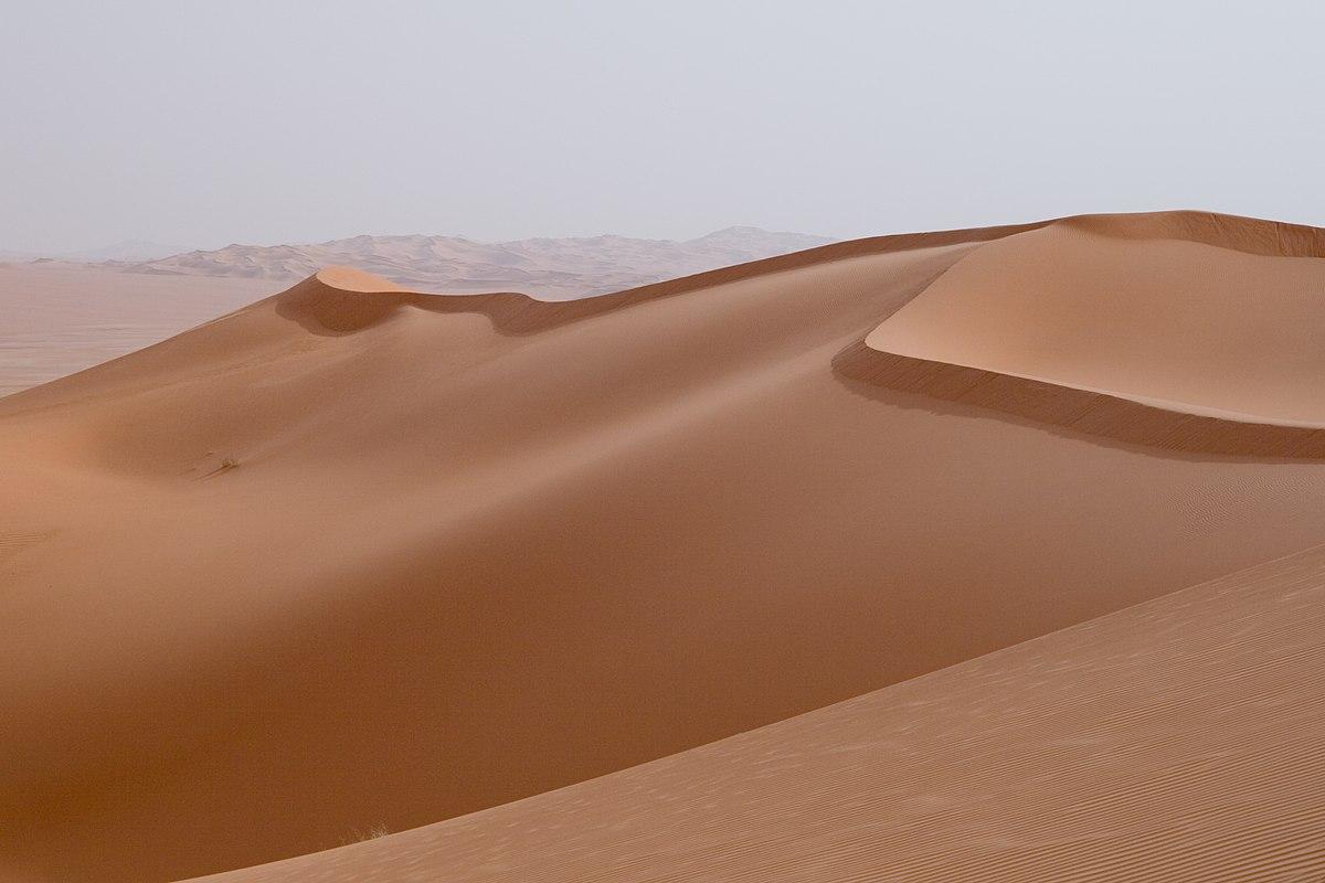 وجهات صحراوية ساحرة تنقلك إلى قلب الطبيعة