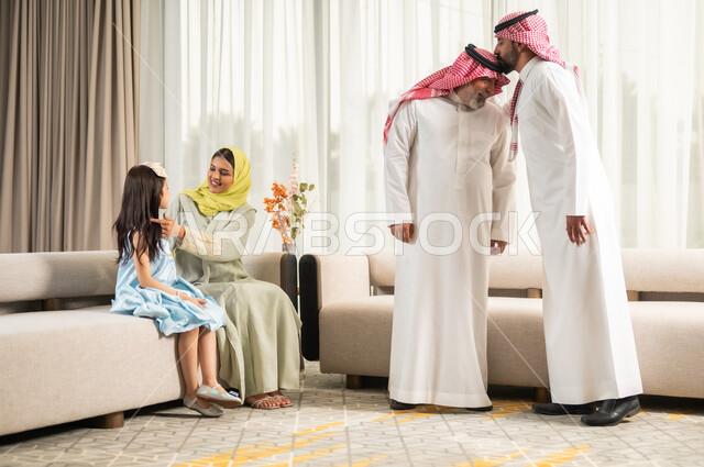 أهمية التقاليد الأسرية‍ في تعزيز الشعور بالانتماء